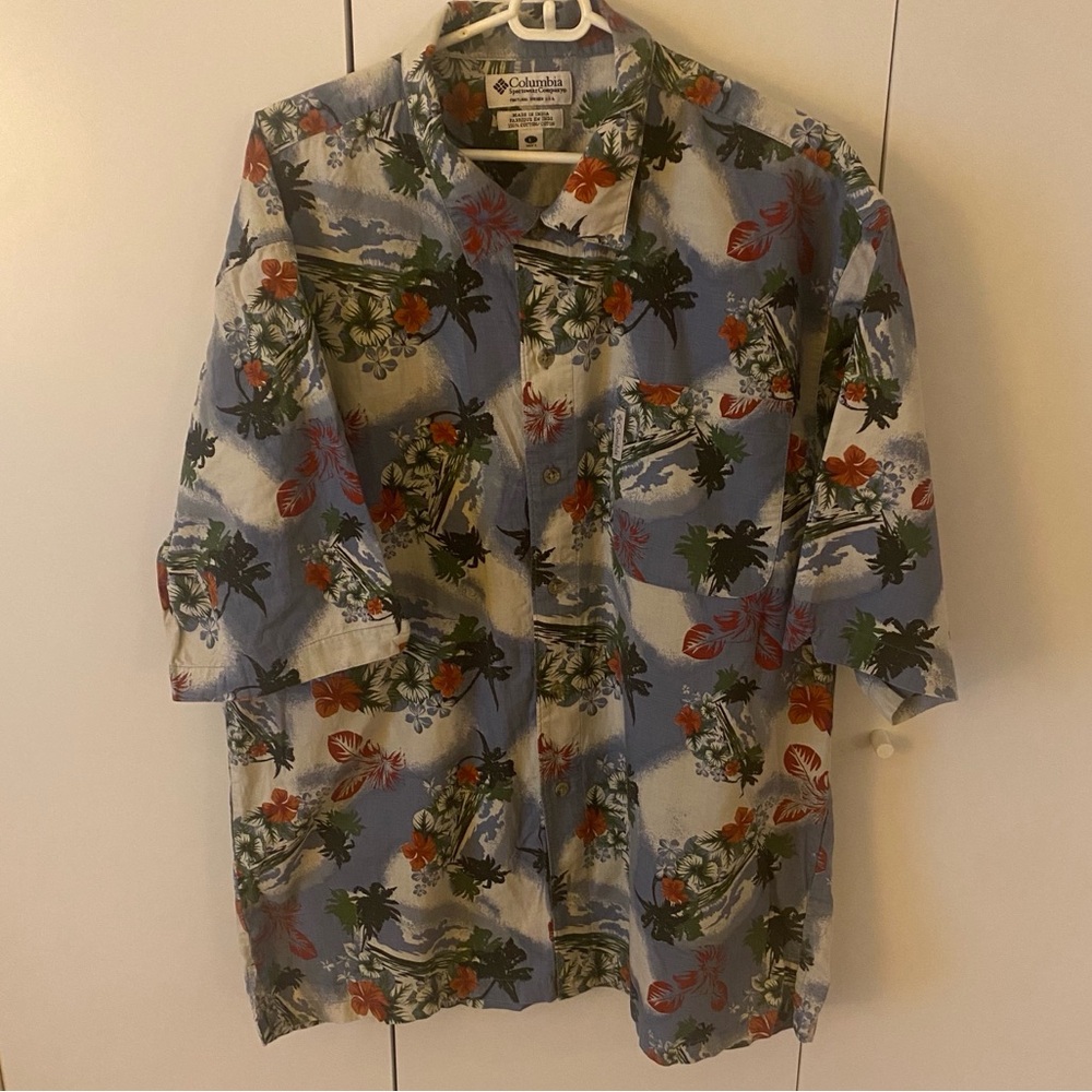 Columbia Hawaiian Shirt. Size Large. 100% Cotton.